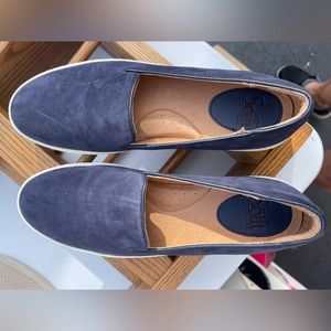 Sofft Somers slip on Navy size 8m, fits like 8.5